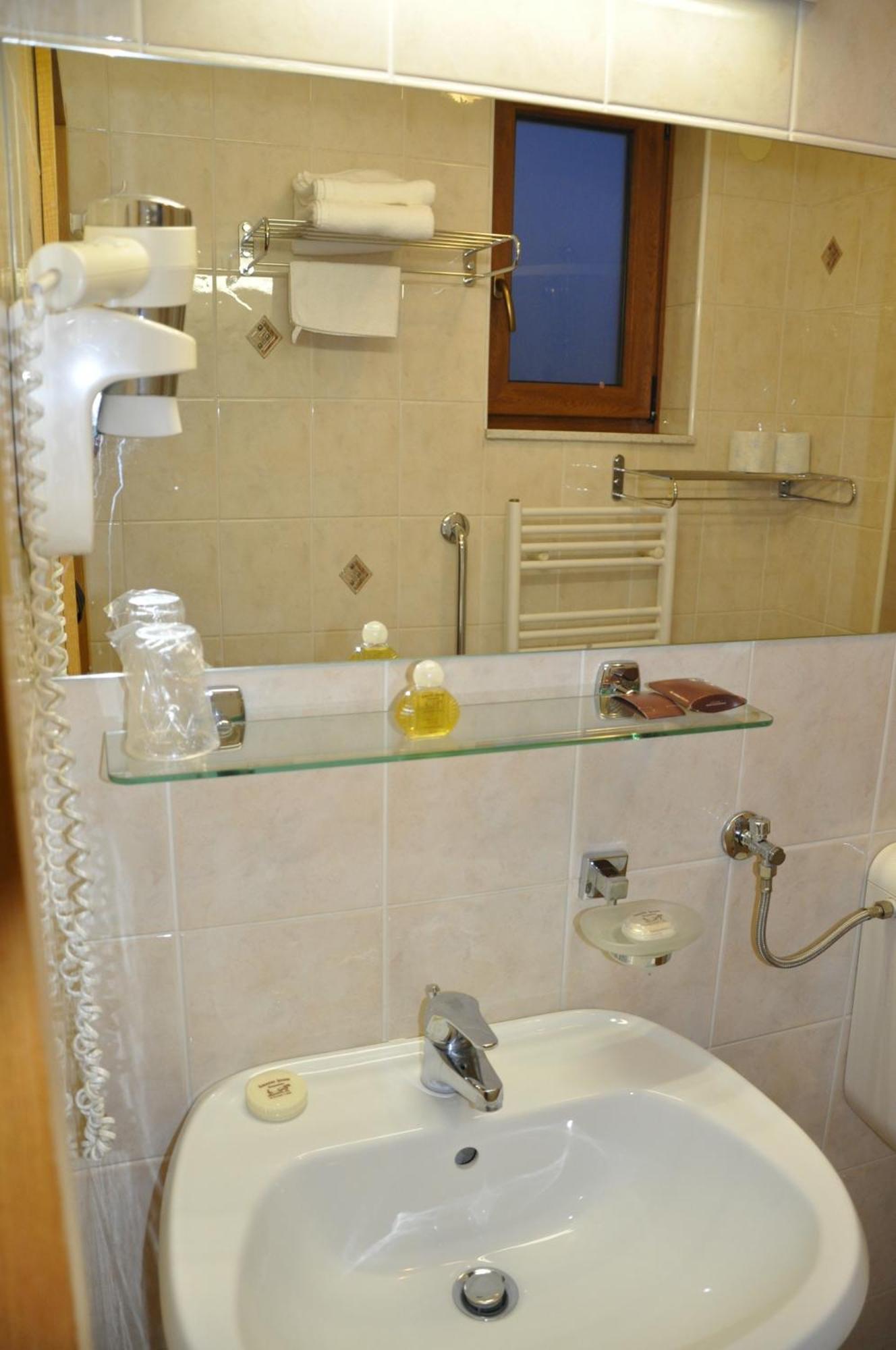 Penzion Kmecki Hram Ljubljana Room photo