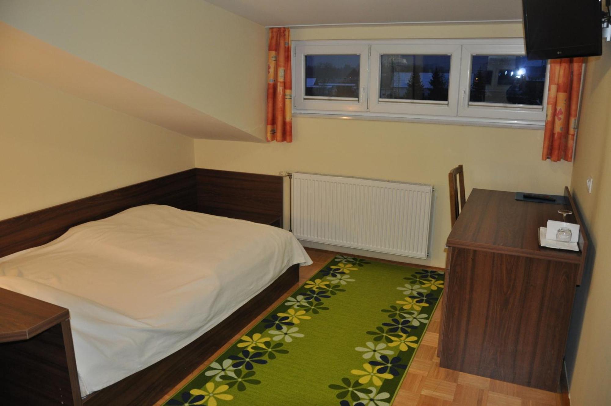 Penzion Kmecki Hram Ljubljana Room photo