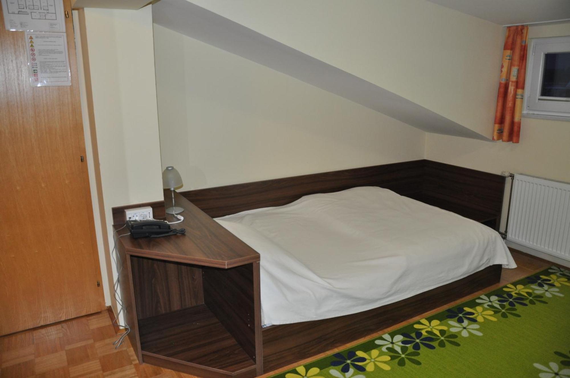 Penzion Kmecki Hram Ljubljana Room photo